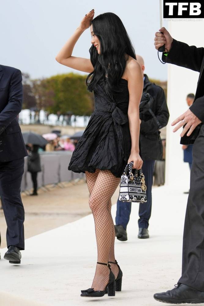 Leggy Kim Ji-soo Attends the Dior Fashion Show in Paris - #26