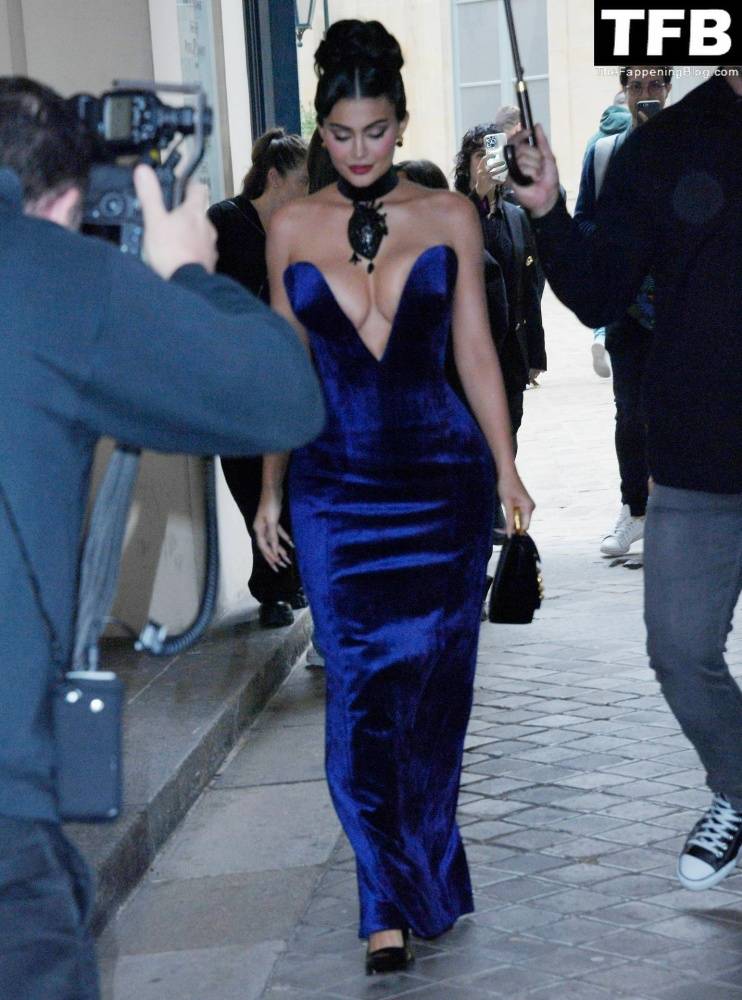 Busty Kylie Jenner Flaunts Her Deep Cleavage in Paris (54 Photos + Video) - #47