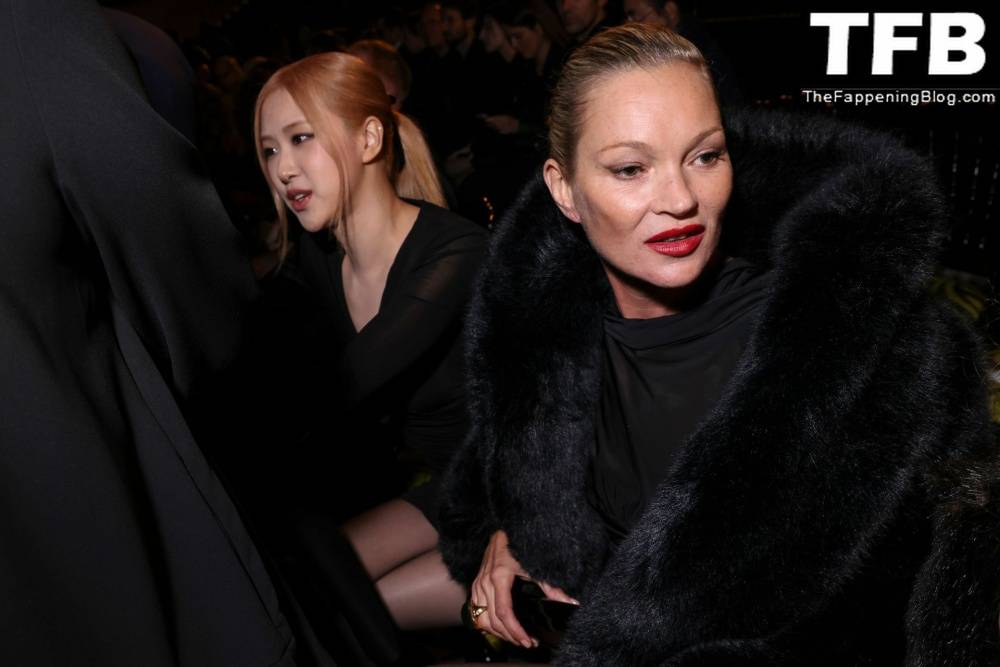 Kate Moss Flashes Her Nude Tits as She Arrives at the Saint Laurent Fashion Show in Paris - #46