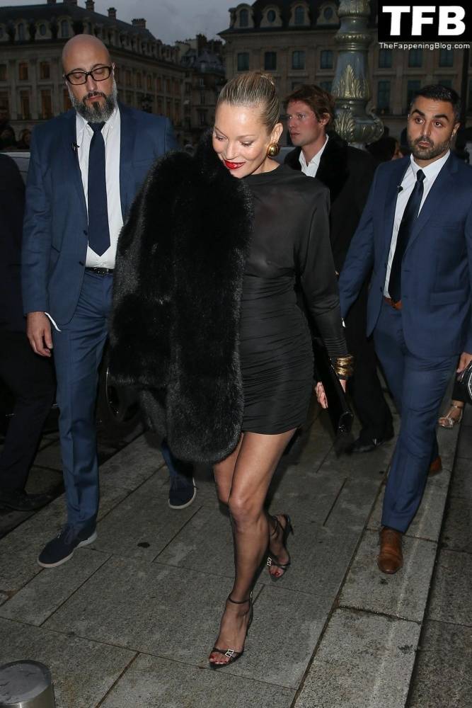 Kate Moss Flashes Her Nude Tits as She Arrives at the Saint Laurent Fashion Show in Paris - #36