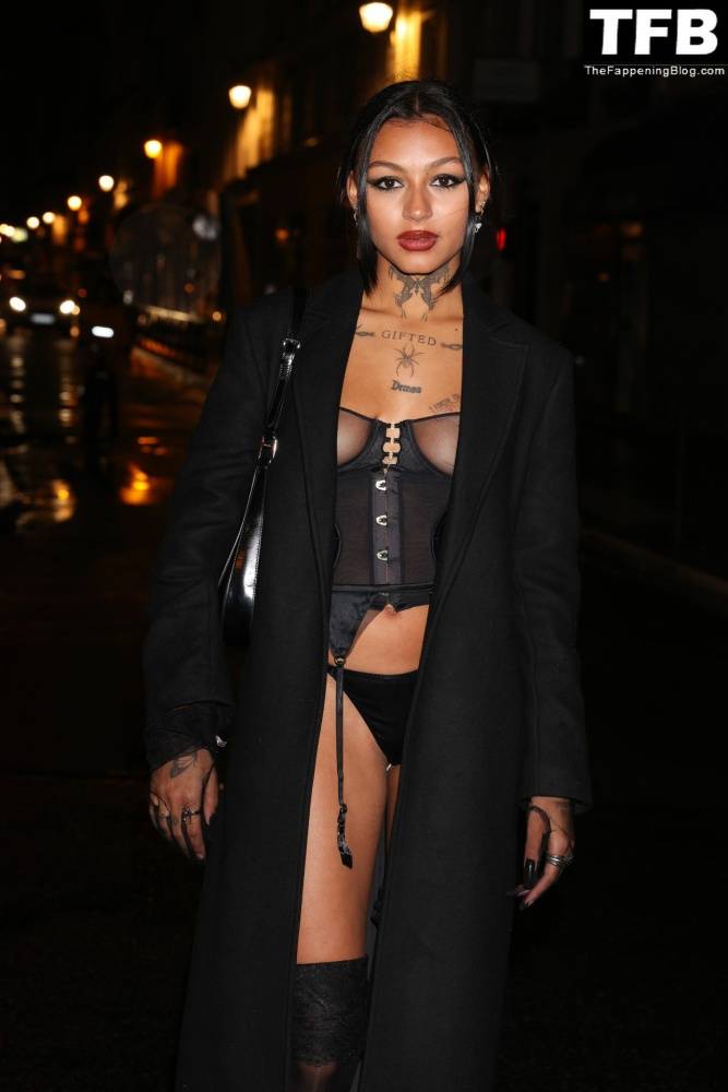 Ogee Flaunts Her Tits with Pasties While Leaving Etam Show in Paris - #8