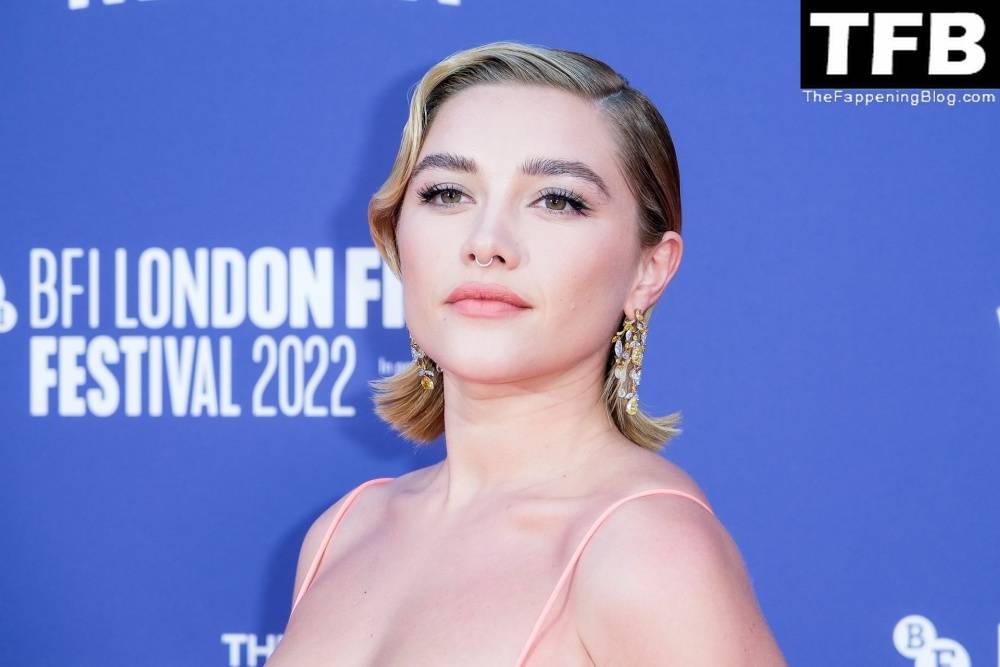 Florence Pugh Stuns on the Red Carpet at 1CThe Wonder 1D Premiere in London - #2