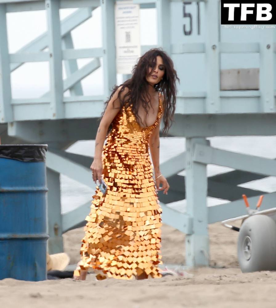 Sarah Shahi is Spotted During a Beach Shoot in LA - #4