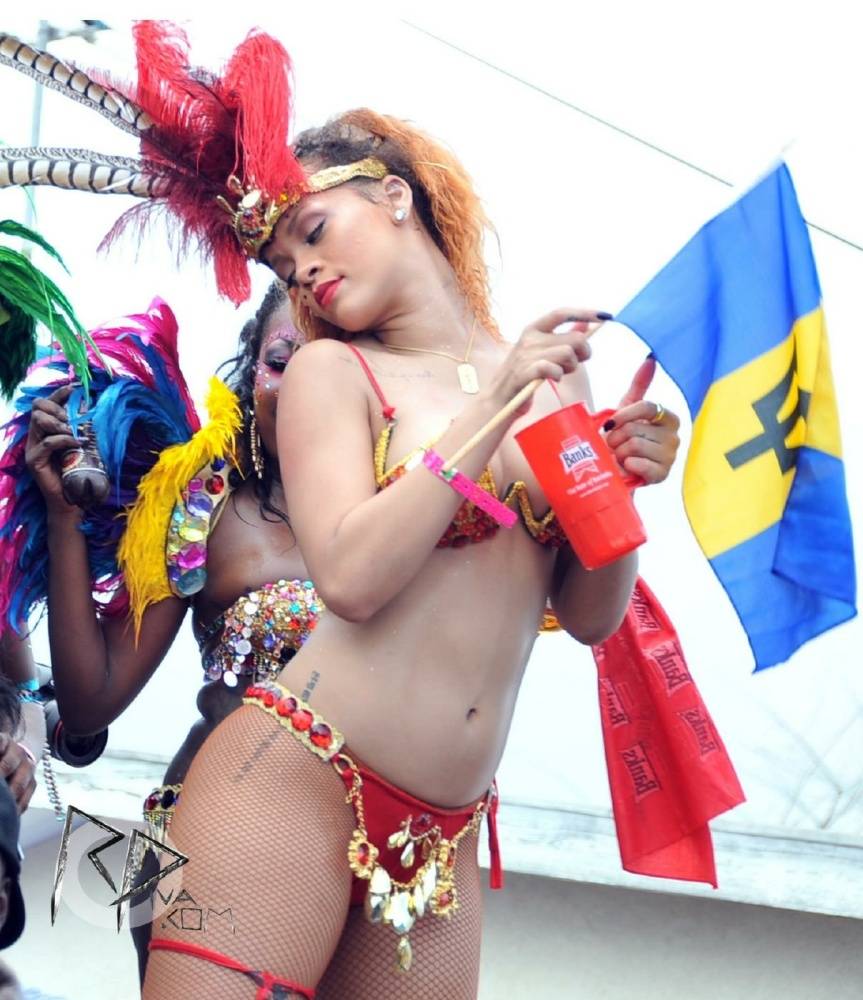 Rihanna Bikini Nip Slip Barbados Festival Photos Leaked - #15