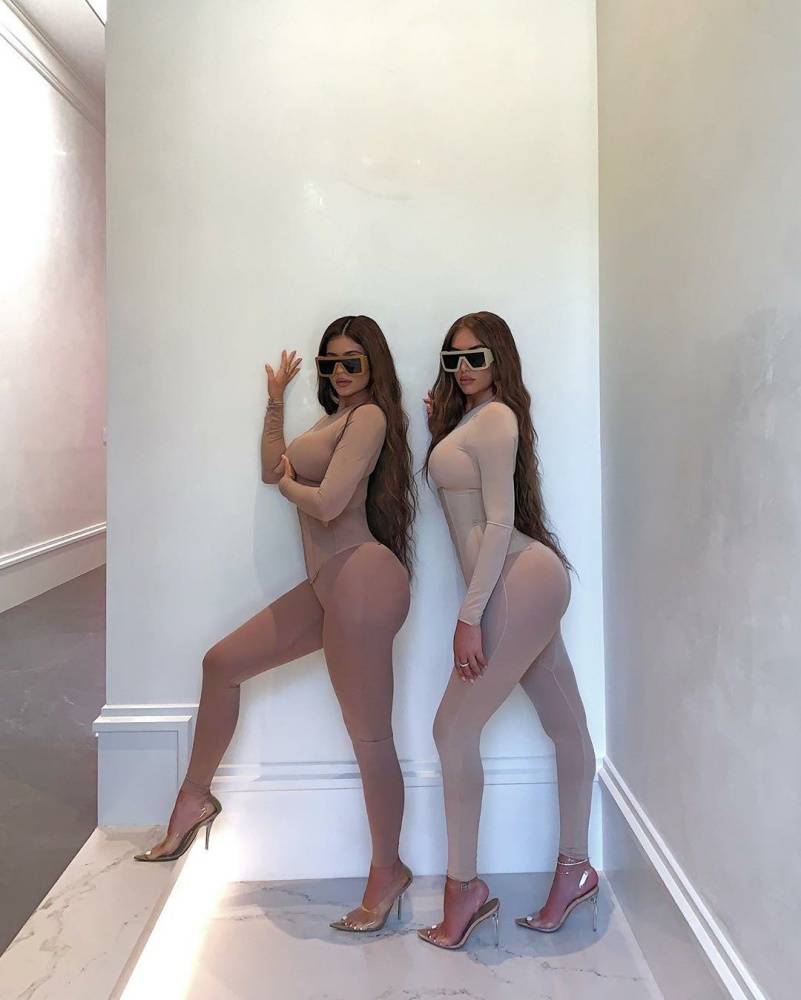 Kylie Jenner Lesbian Bikini See Through Dress Photoshoot Leaked - #4