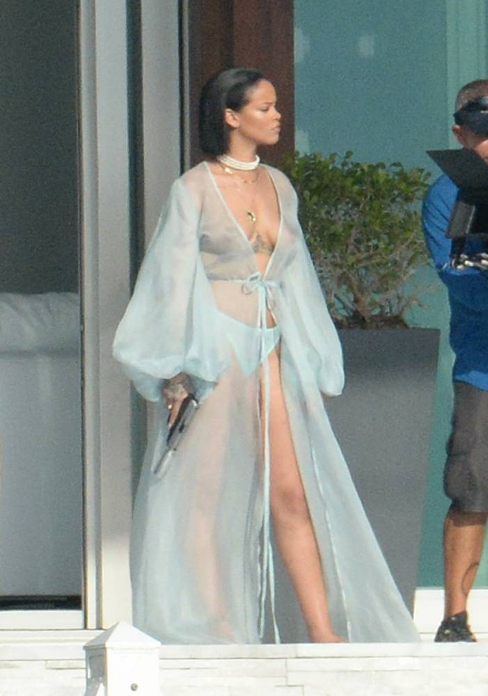 Rihanna Bikini Sheer Robe Nip Slip Photos Leaked - #7
