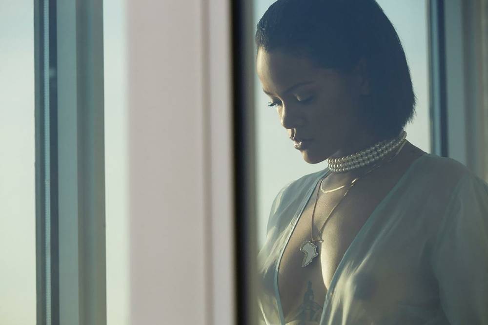 Rihanna Bikini Sheer Robe Nip Slip Photos Leaked - #5
