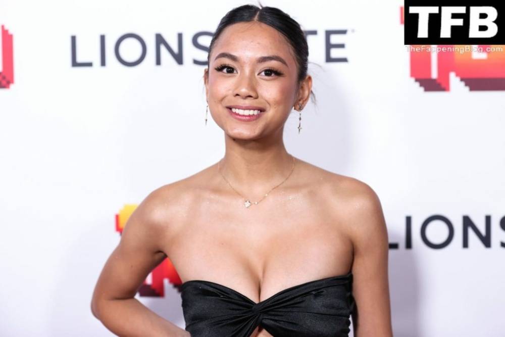 Ylona Garcia Shows Off Her Sexy Tits at the 1C1UP 1D Los Angeles Premiere - #5