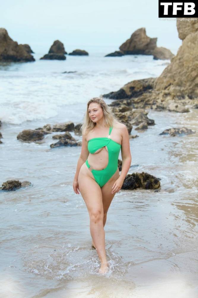 Iskra Lawrence Puts Her Beautiful Curves on Display for a New Malibu Shoot - #16