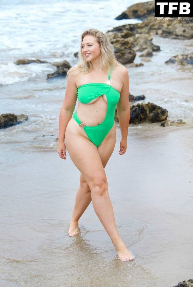 Iskra Lawrence Puts Her Beautiful Curves on Display for a New Malibu Shoot - #14