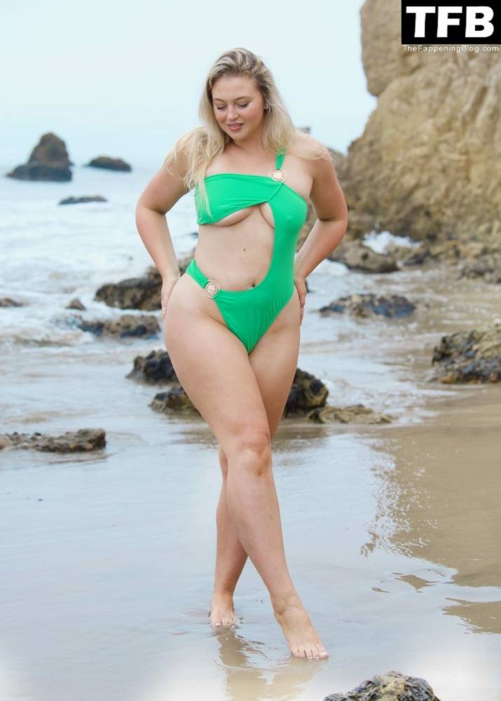 Iskra Lawrence Puts Her Beautiful Curves on Display for a New Malibu Shoot - #1