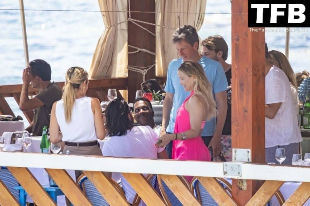 Kate Hudson is Seen on Her Family Trip to Nerano - #10