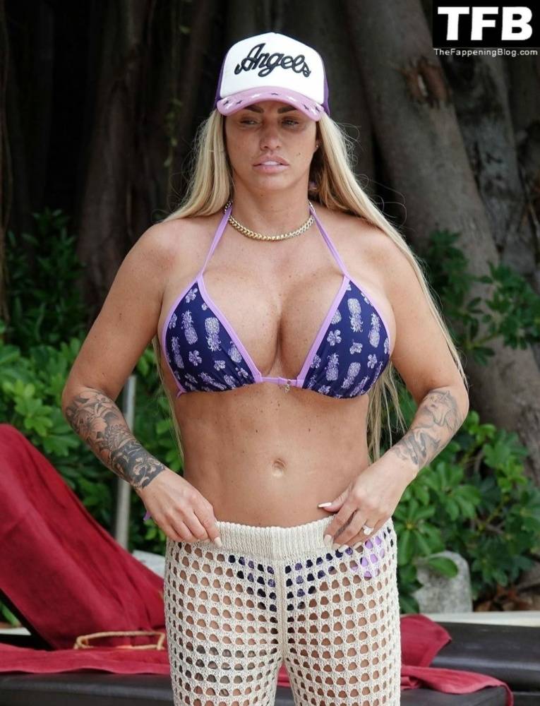 Busty Katie Price Chills Out Poolside on Holiday in Thailand - #10