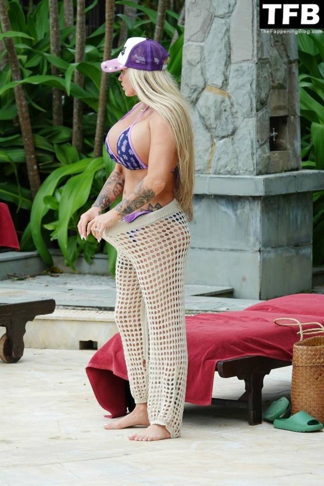 Busty Katie Price Chills Out Poolside on Holiday in Thailand - #7