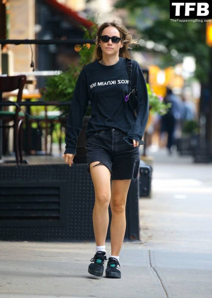 Suki Waterhouse Dons Denim Shorts for a Solo Outing in the Big Apple - #8