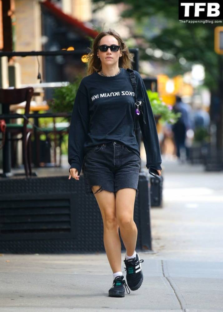 Suki Waterhouse Dons Denim Shorts for a Solo Outing in the Big Apple - #1