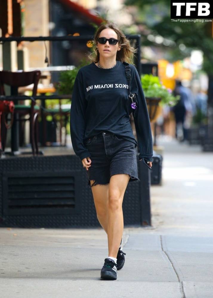 Suki Waterhouse Dons Denim Shorts for a Solo Outing in the Big Apple - #12