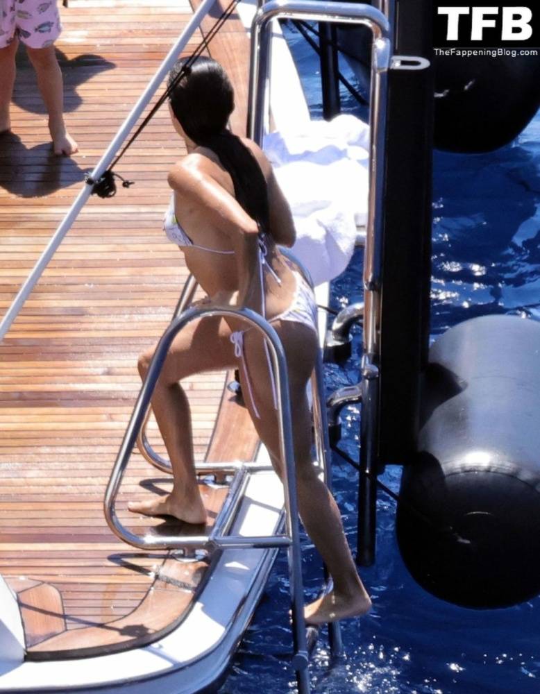 Eva Longoria Shows Off Her Sultry Figure Out on Her Family Holiday in Capri - #10