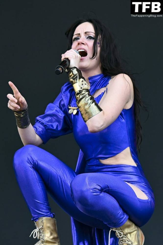 Delila Paz Performs on the Main Stage at American Express in London - #7