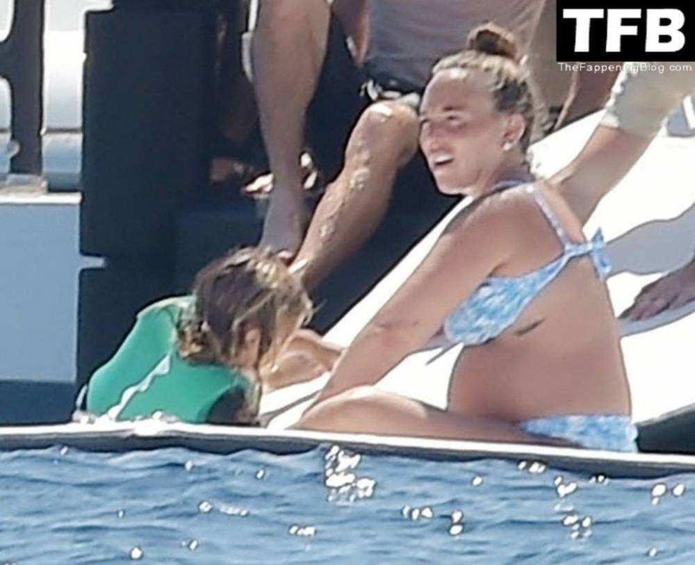 Chloe Green & Manuele Thiella Enjoy a Family Day at Sea in Portofino - #18