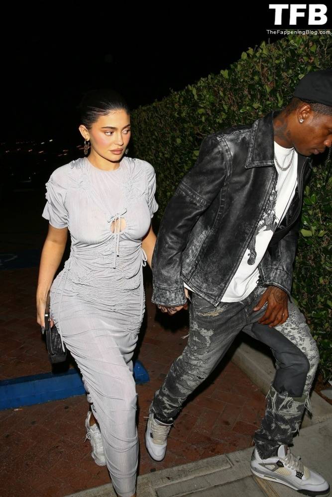 Kylie Jenner & Travis Scott Arrive for a Romantic Dinner in Malibu - #3