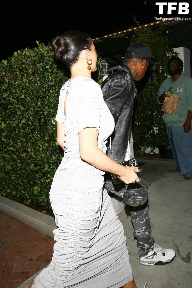 Kylie Jenner & Travis Scott Arrive for a Romantic Dinner in Malibu - #19
