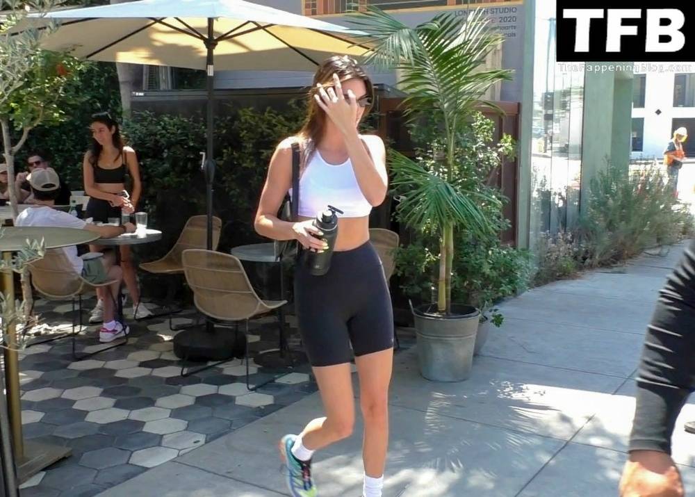 Kendall Jenner Puts Her Abs and Legs on Display During Workout Session in WeHo - #4