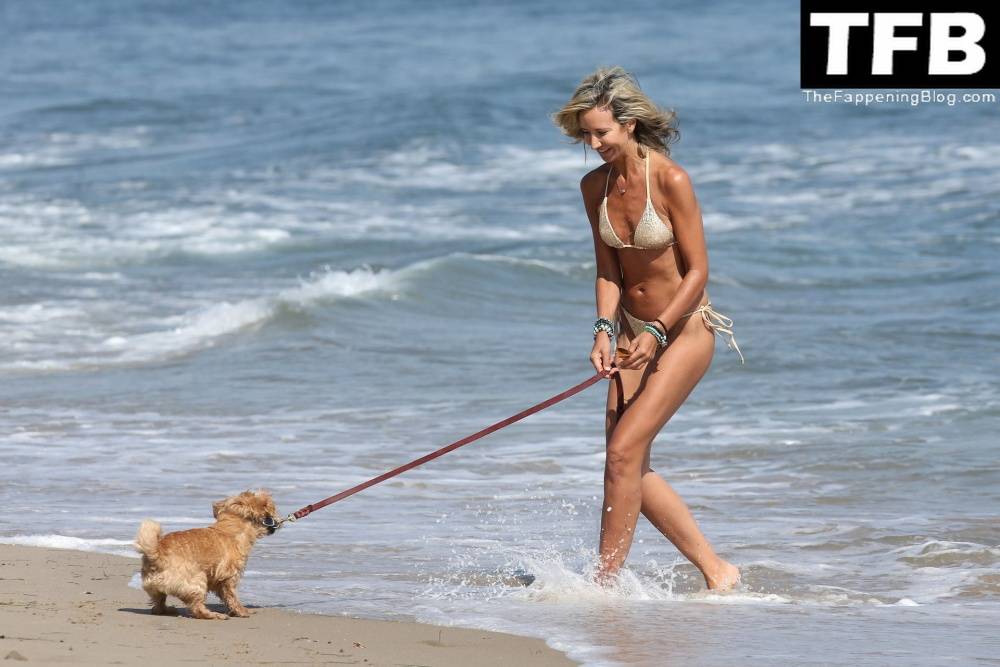 Lady Victoria Hervey Takes Her Norfolk Terrier D 19Artagnan For Beach Stroll in Malibu - #23