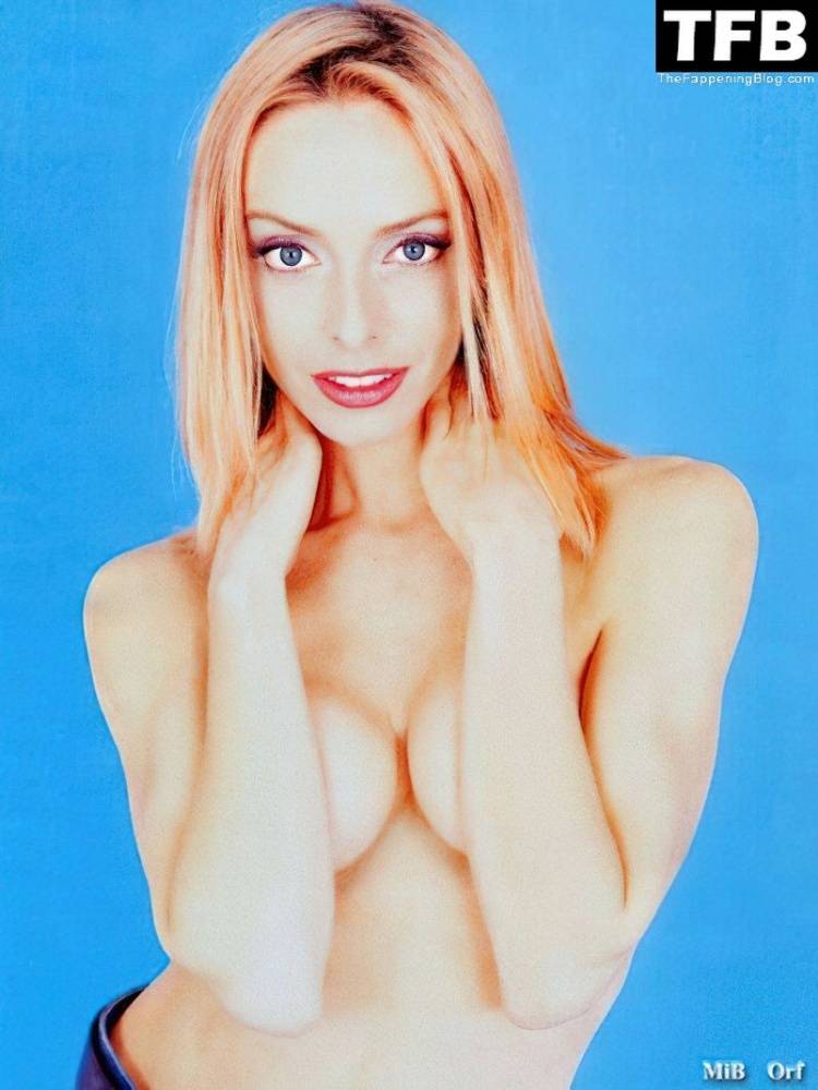 Tonya Kinzinger Nude & Sexy Collection - #24