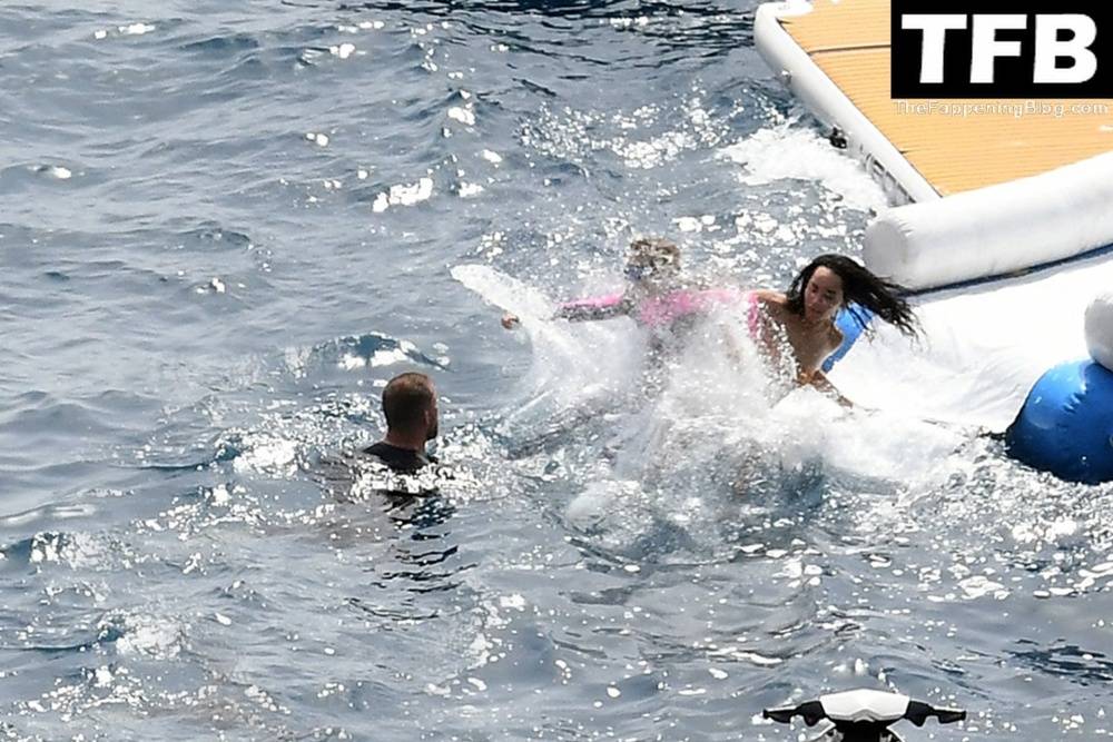 Zoe Kravitz & Channing Tatum Pack on the PDA While on a Romantic Holiday on a Mega Yacht in Italy - #61