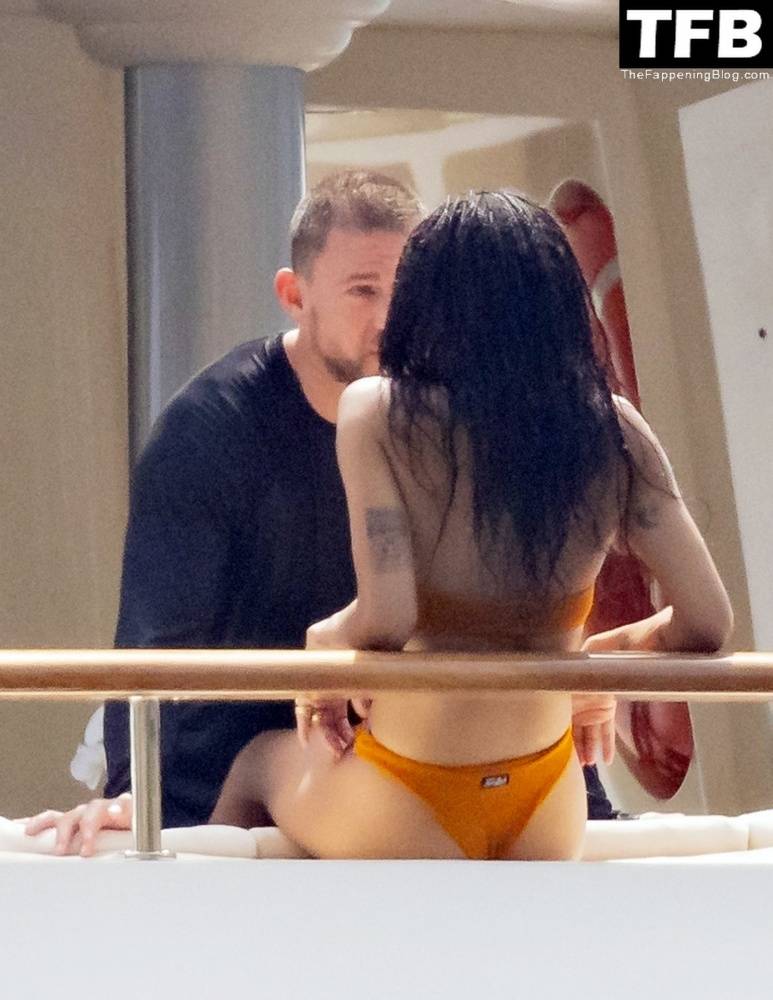 Zoe Kravitz & Channing Tatum Pack on the PDA While on a Romantic Holiday on a Mega Yacht in Italy - #13