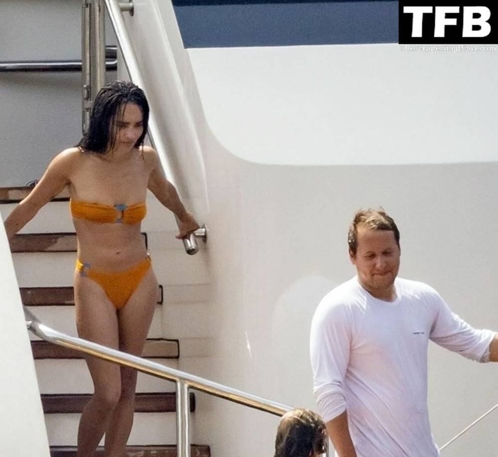 Zoe Kravitz & Channing Tatum Pack on the PDA While on a Romantic Holiday on a Mega Yacht in Italy - #72