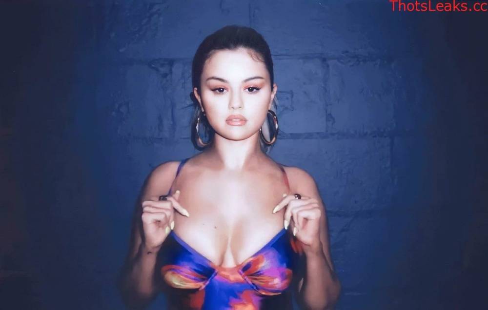 Selena Gomez Rare Bikini Modeling Set Leaked - #12