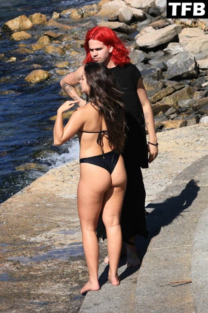 Addison Rae Displays Her Curves in a Black Bikini on Holiday with Omer Fedi on Lake Como - #8