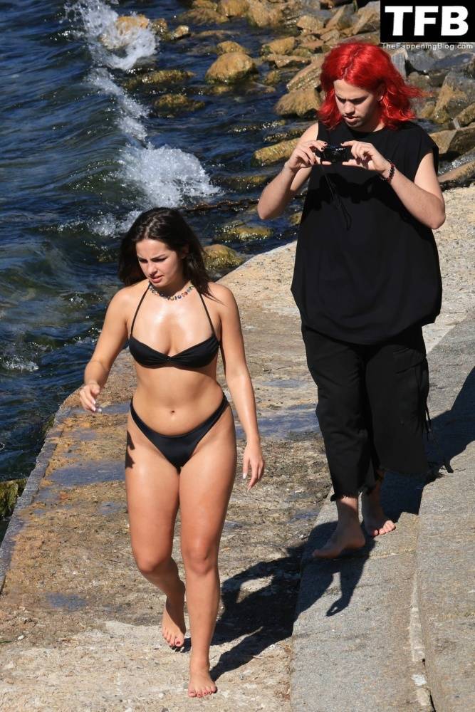 Addison Rae Displays Her Curves in a Black Bikini on Holiday with Omer Fedi on Lake Como - #25