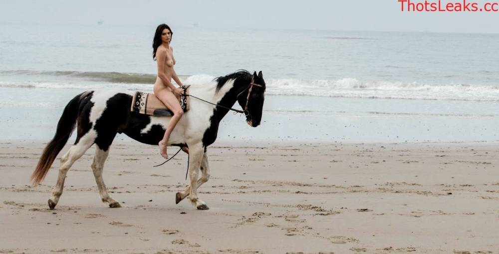 Kendall Jenner Nude Horse Riding Set Leaked - #16