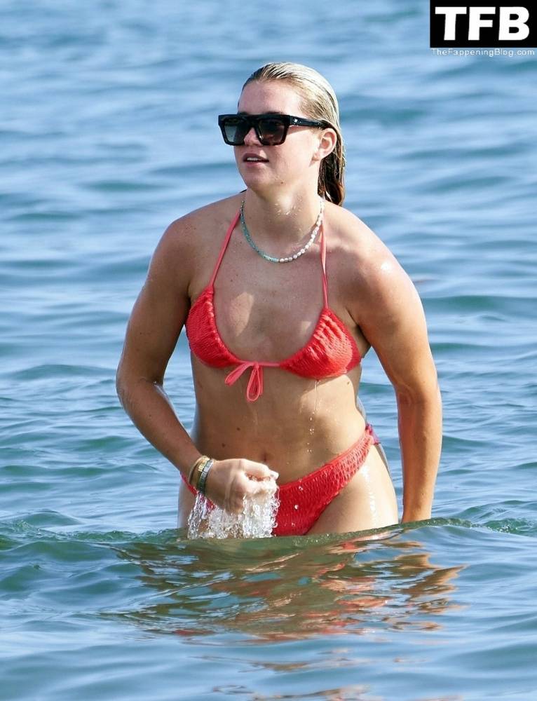 Alessia Russo is Pictured Relaxing on Holiday in Italy - #33