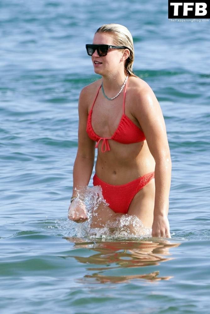 Alessia Russo is Pictured Relaxing on Holiday in Italy - #44