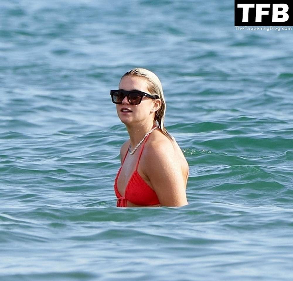 Alessia Russo is Pictured Relaxing on Holiday in Italy - #20