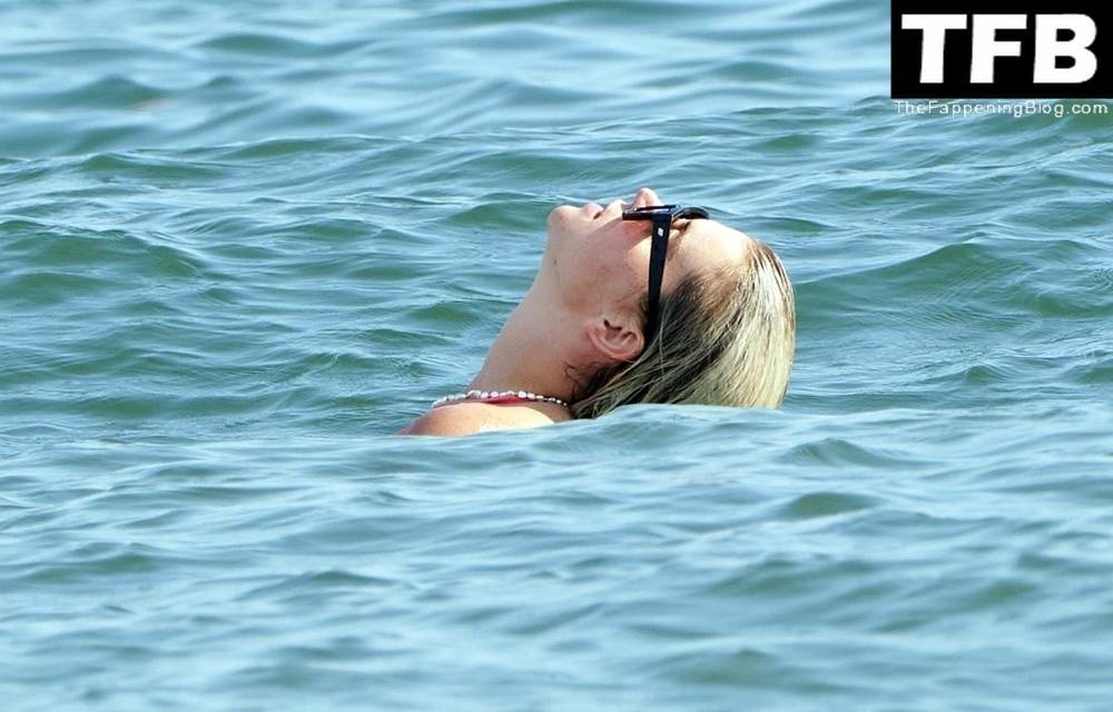 Alessia Russo is Pictured Relaxing on Holiday in Italy - #49