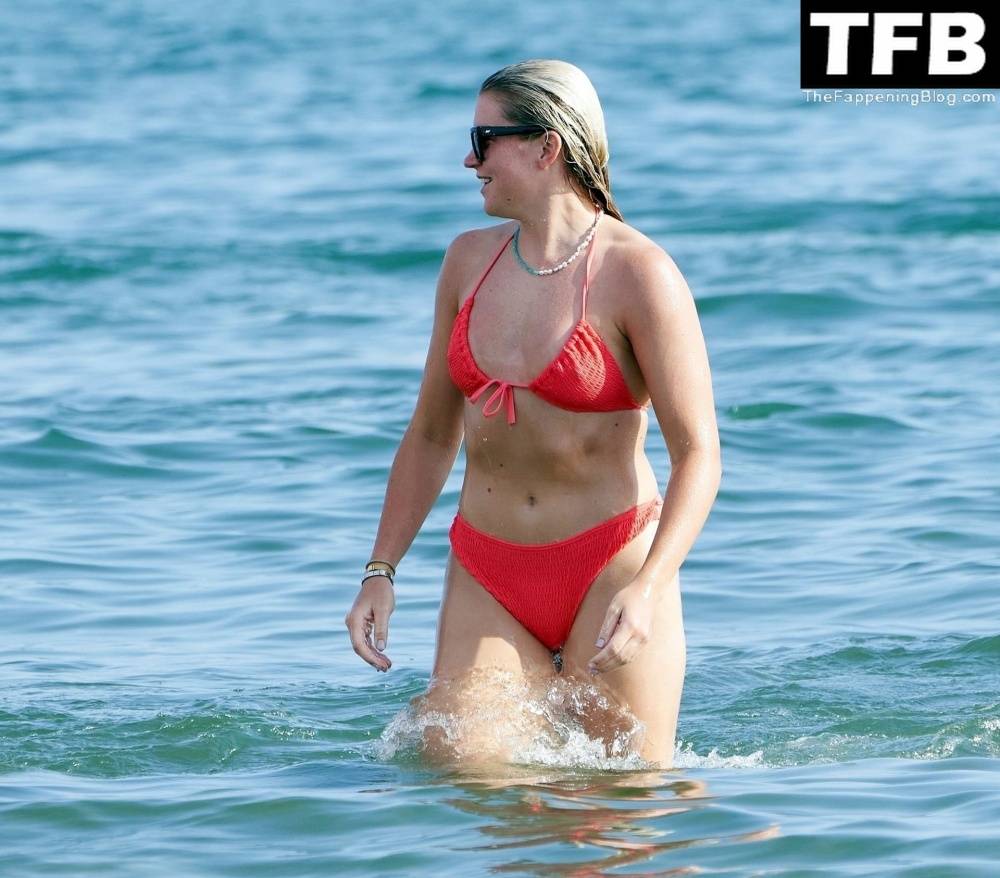 Alessia Russo is Pictured Relaxing on Holiday in Italy - #53
