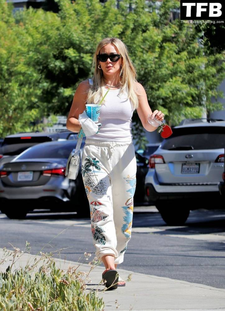Hilary Duff is Pictured Dropping by a Convenience Store in LA - #3