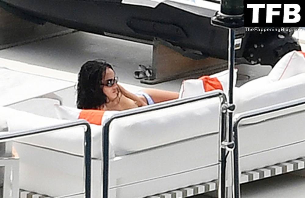 Zoe Kravitz Goes Topless While Enjoying a Summer Holiday on a Luxury Yacht in Positano - #10