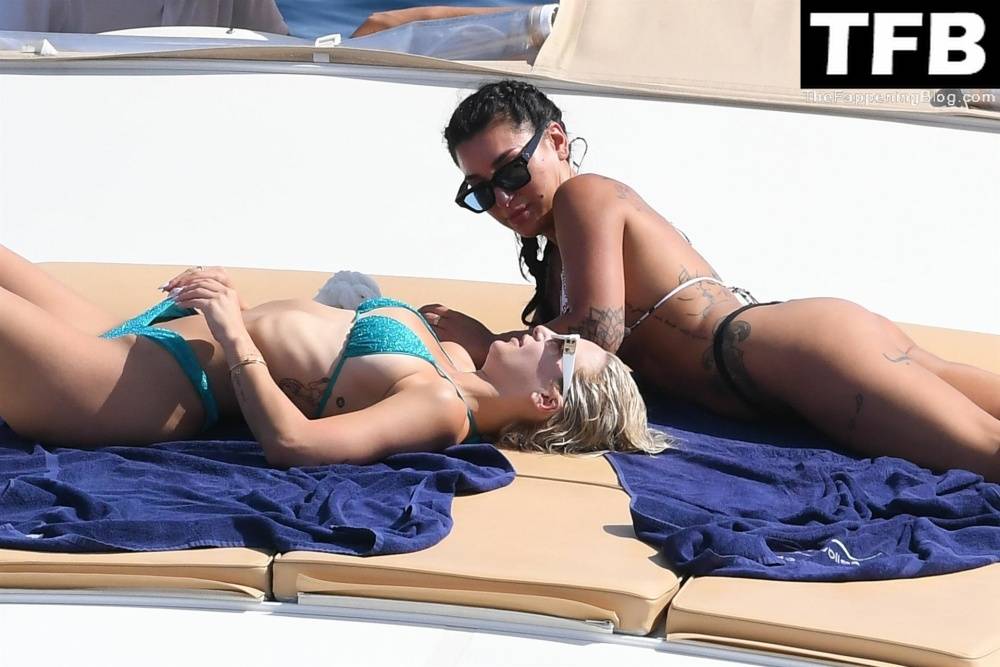 Ella Ding & Domenica Calarco Show Off Their Nude Tits While on Holiday on the Amalfi Coast - #32