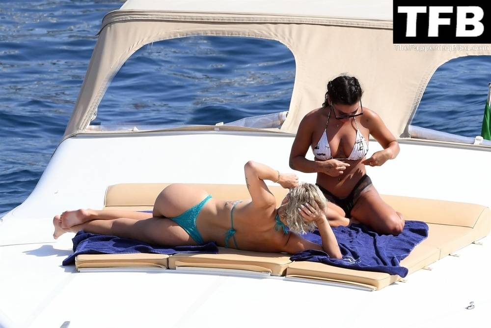 Ella Ding & Domenica Calarco Show Off Their Nude Tits While on Holiday on the Amalfi Coast - #39