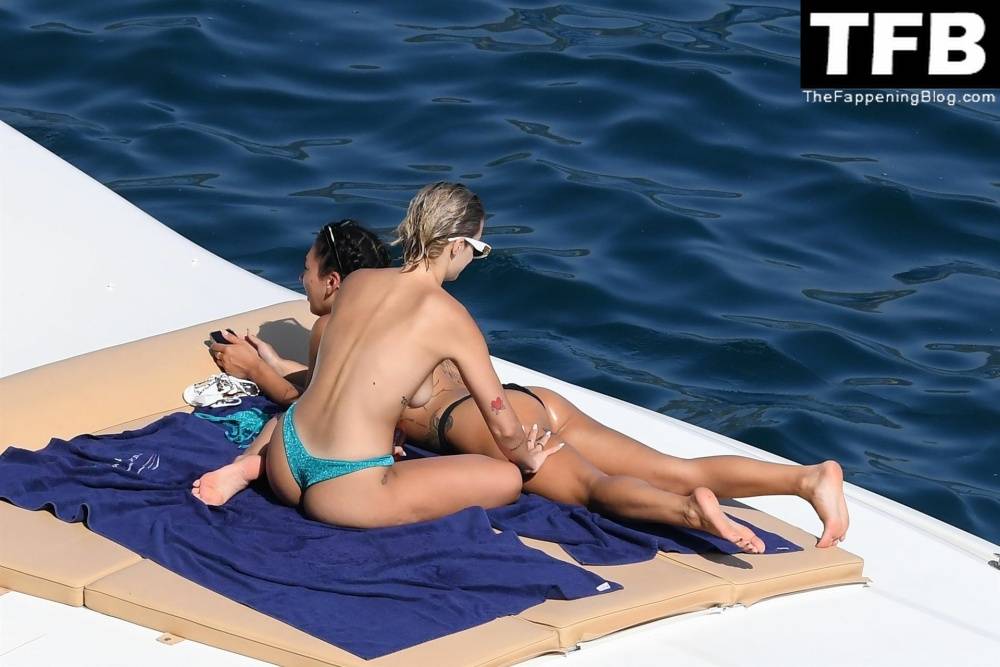 Ella Ding & Domenica Calarco Show Off Their Nude Tits While on Holiday on the Amalfi Coast - #43