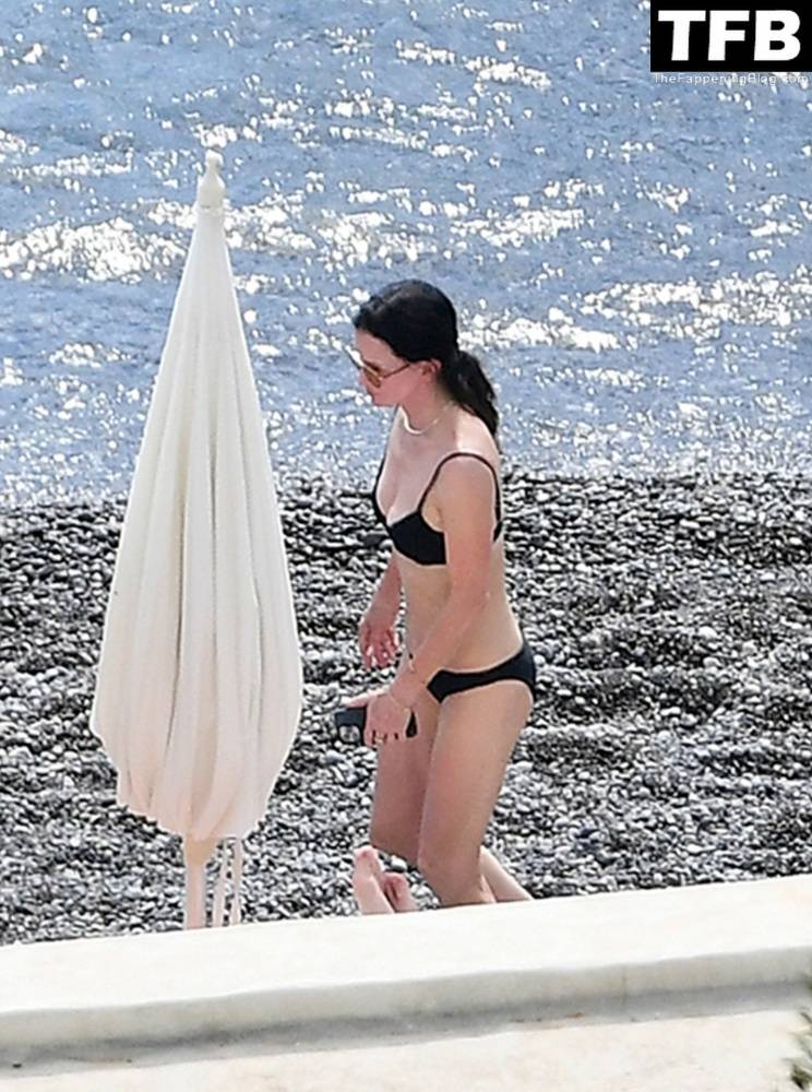 Courteney Cox Enjoys the Summer Holiday with Johnny McDaid in Positano - #4