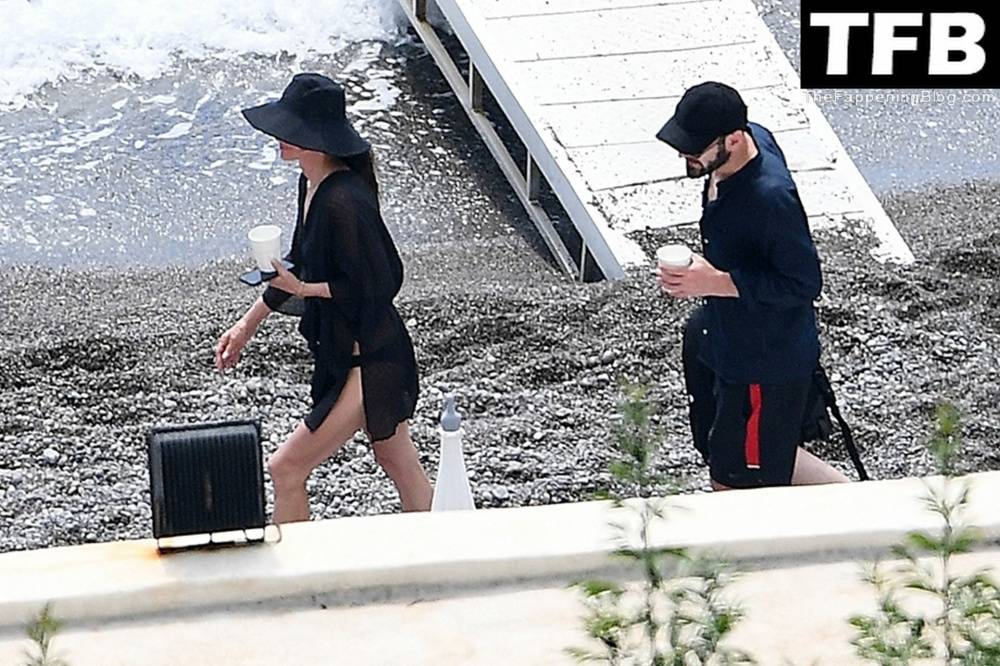 Courteney Cox Enjoys the Summer Holiday with Johnny McDaid in Positano - #15