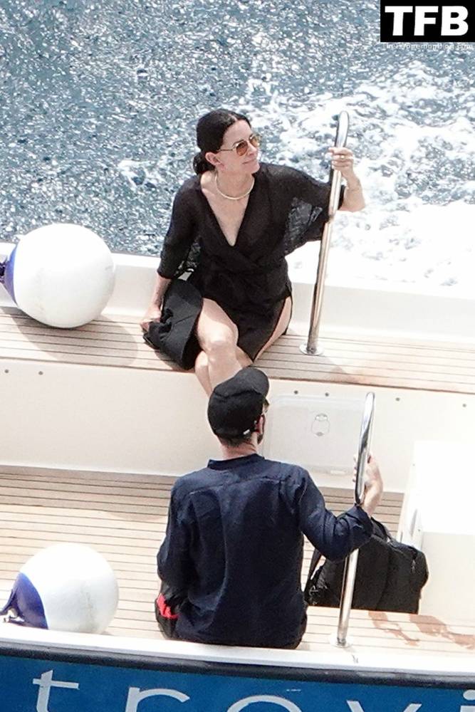Courteney Cox Enjoys the Summer Holiday with Johnny McDaid in Positano - #8