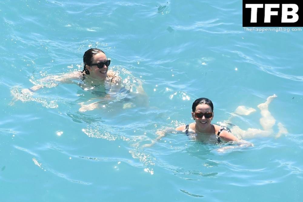 Katy Perry & Orlando Bloom Enjoy Their Summer Vacation on Positano - #18